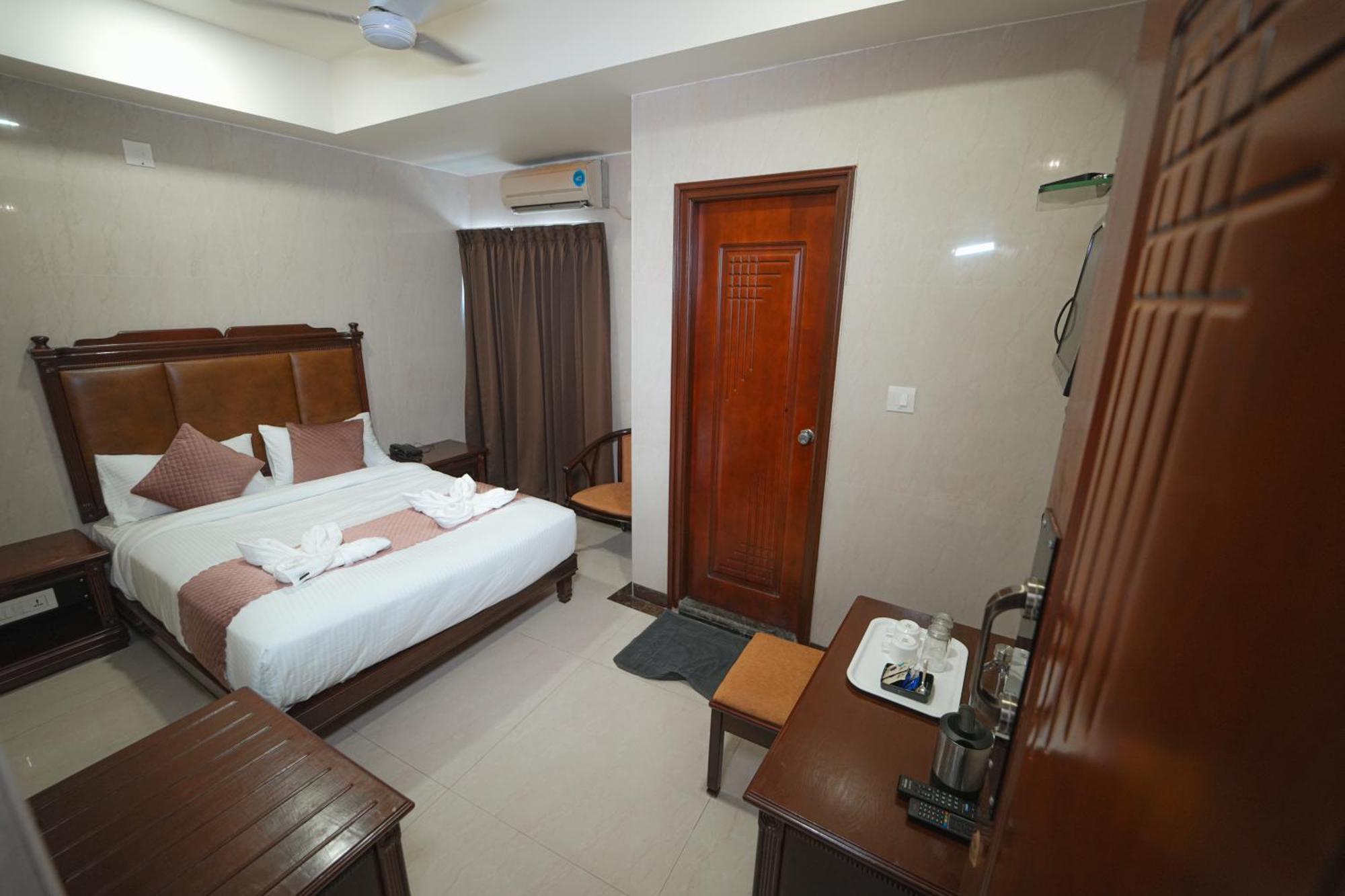Hotel Mazus Urban Express Mysore Exterior foto