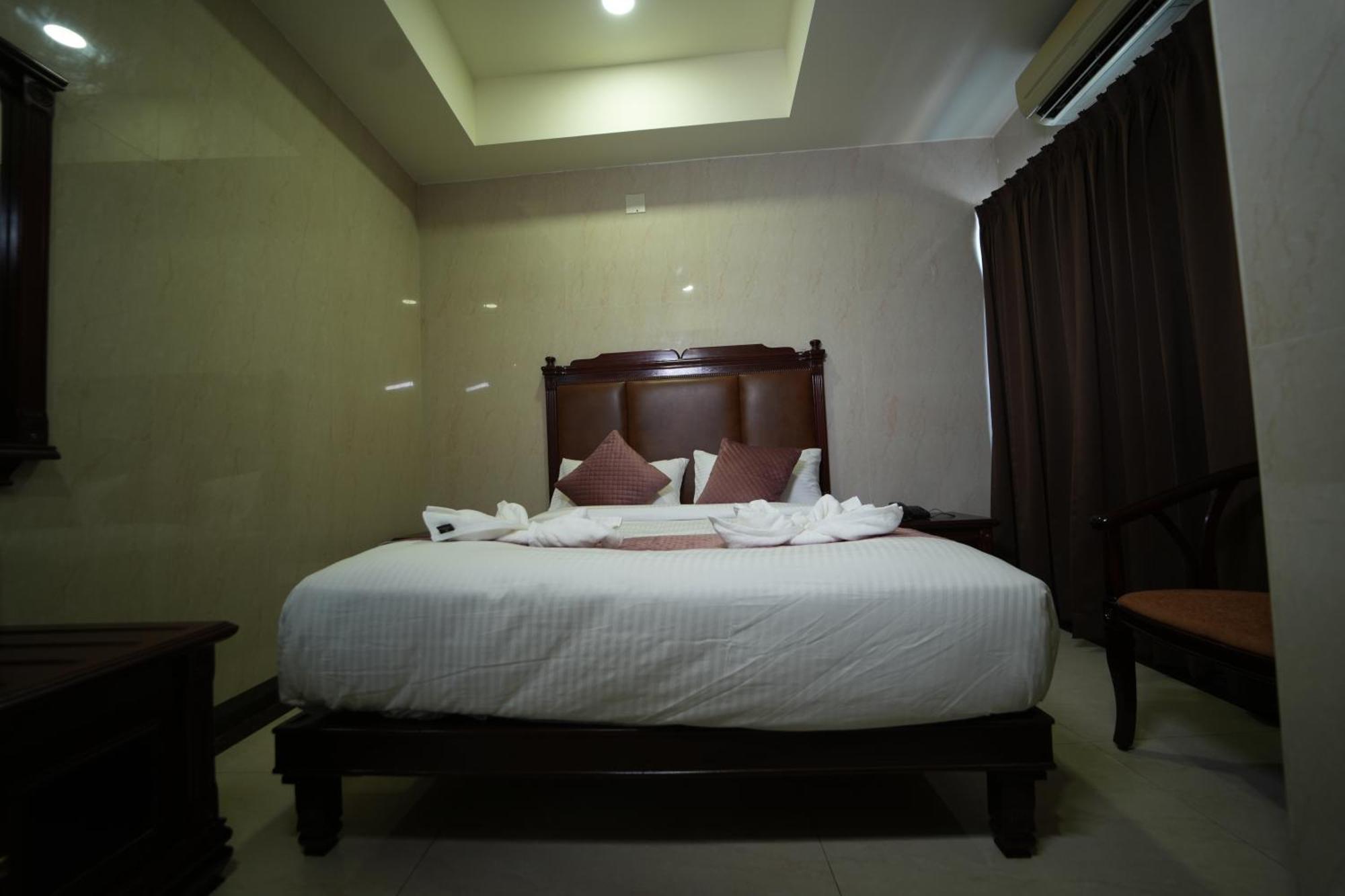 Hotel Mazus Urban Express Mysore Exterior foto